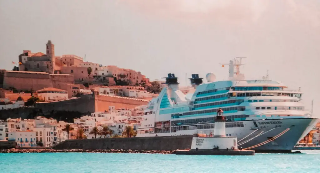 Ecologists call for a gradual reduction of cruise ships in Ibiza