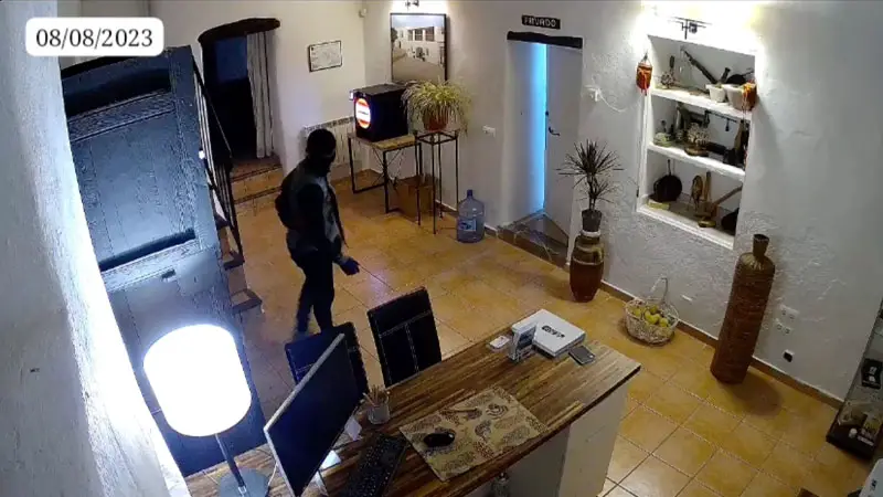 Robbery at an Agrotourism Hotel in Ibiza; Video