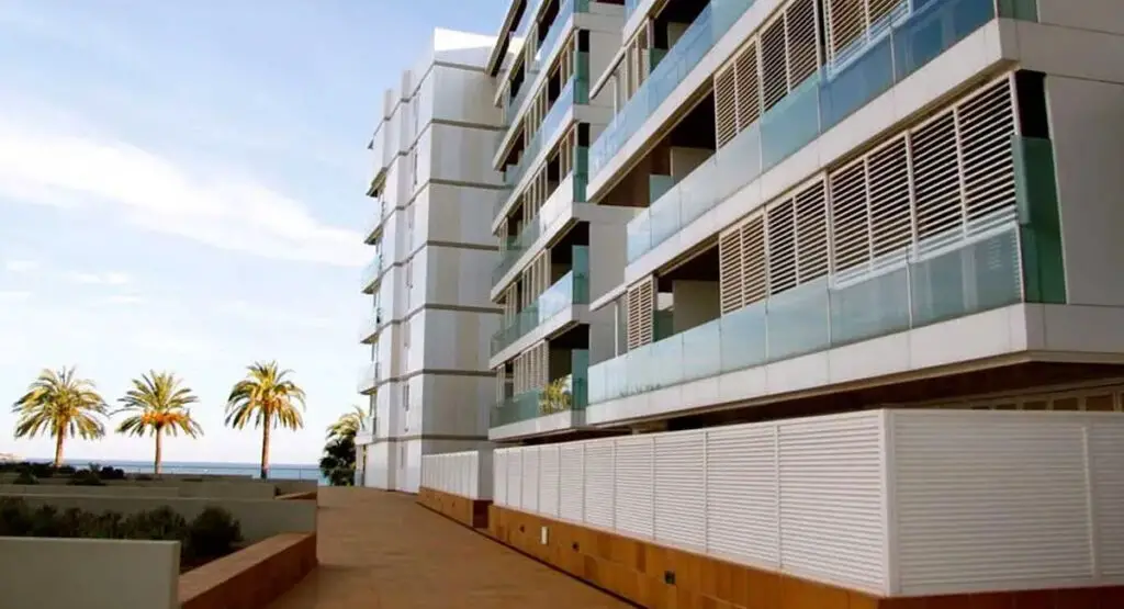 Beachfront Apartments in Ibiza Auction: Platja d'en Bossa Properties Up for Grabs